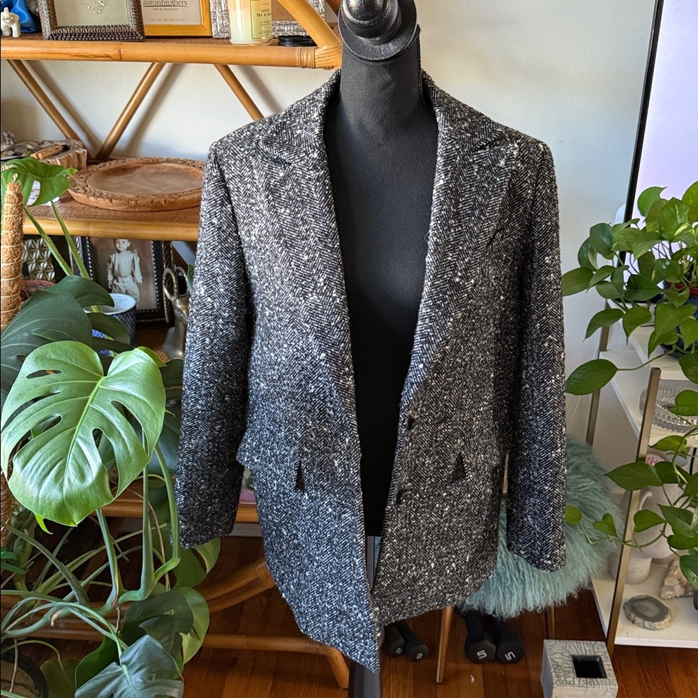 Amour Vert Black and White Herringbone Tweed Jacket/Blazer